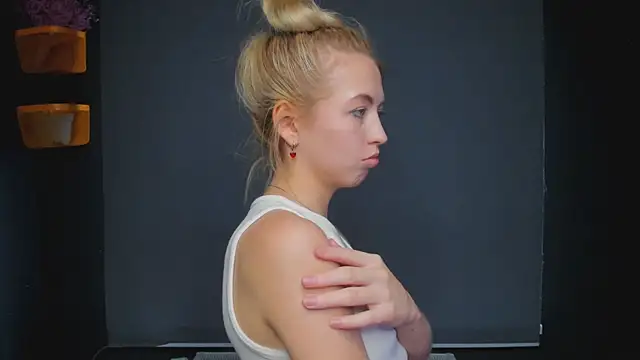 Moon_Silk's cam snapshot