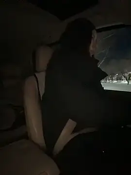 DollyTall's cam snapshot