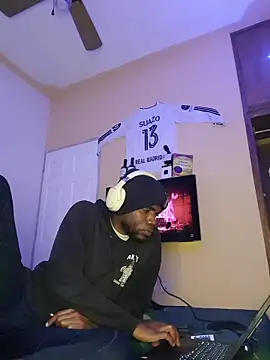 Suamyst_25's cam snapshot