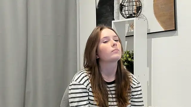 GenevieNyreen's cam snapshot