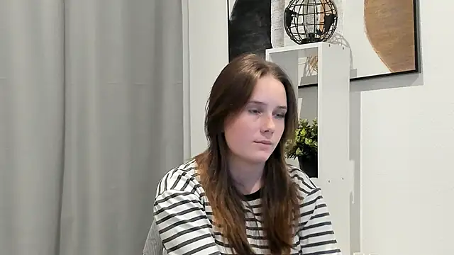 GenevieNyreen's cam snapshot