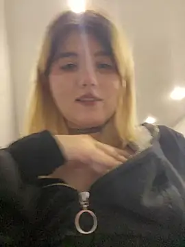 Cherry___Blossom live sex cam