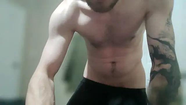 Huntzg23 live sex cam