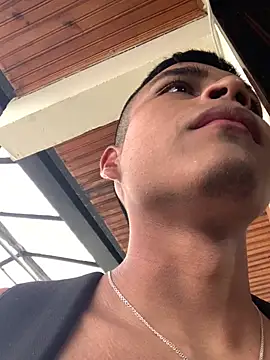 Emiliano_Reyes live sex cam