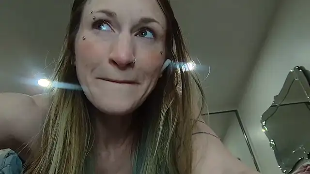 lavender_spits's cam snapshot