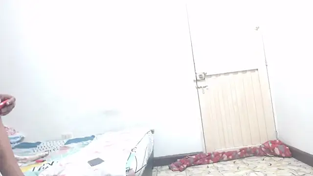 hot_and_naughty_latin's cam snapshot