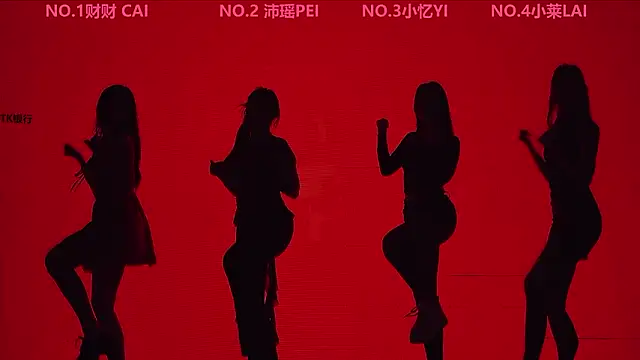 XOXO_2026's cam snapshot