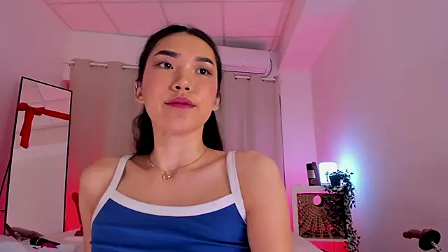 Divine_Madeleine live sex cam