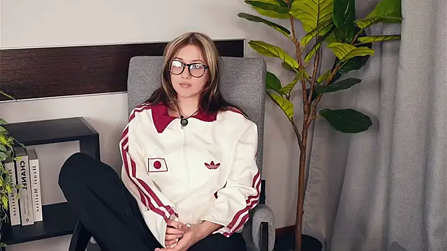 LeoneRone's cam snapshot