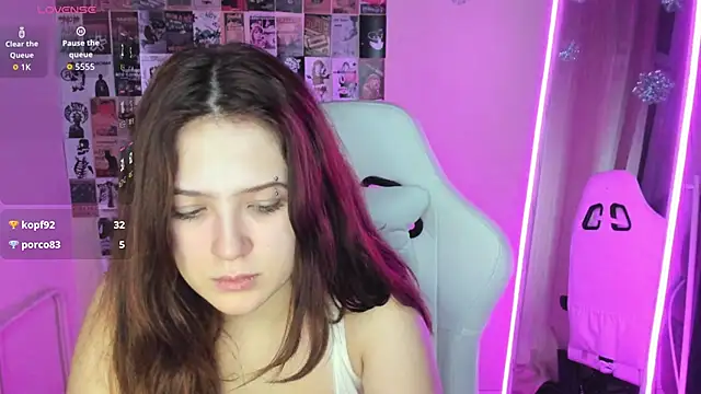 Anora_Miller's cam snapshot