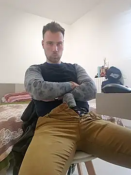 mrlyuis live sex cam