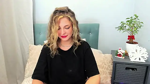 LilyBlondee live sex cam