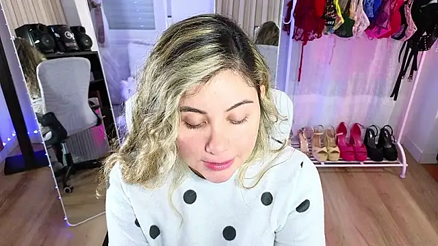 Tawny_cox live sex cam