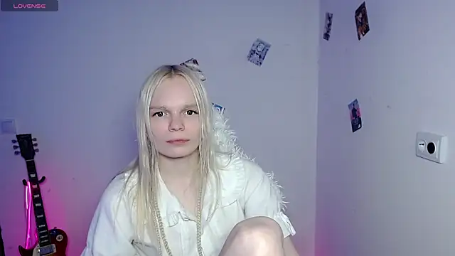 Emily_Nyaffee live sex cam