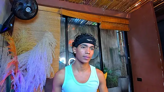 AlanCutee live sex cam