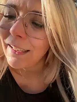 EmyLana live sex cam