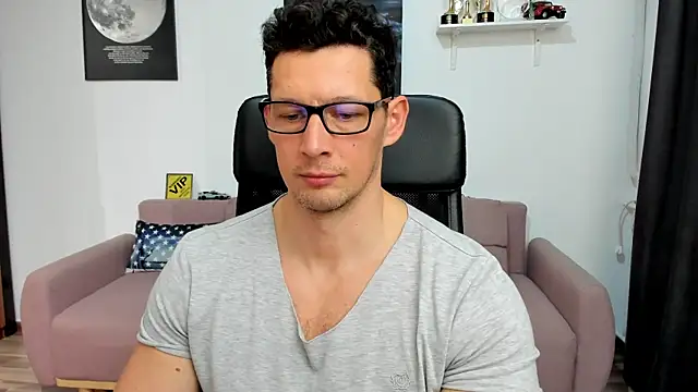 BrutusK08 live sex cam