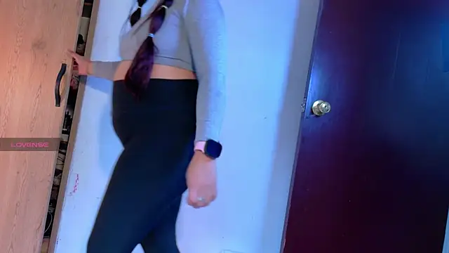 Mia_C's cam snapshot