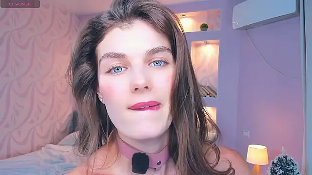 FloraDobb's cam snapshot