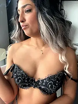 Mia_spicyy's cam snapshot