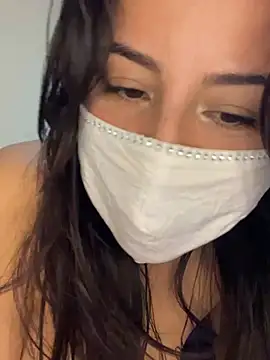 White-Petite live sex cam