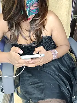 Queenniaa's cam snapshot