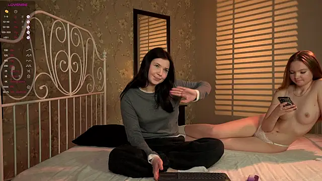 Hidden_boobs's cam snapshot