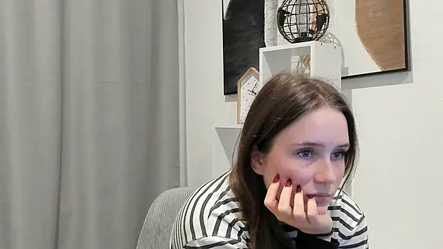 GenevieNyreen's cam snapshot