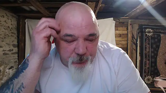 Newfiesausage1972 live sex cam