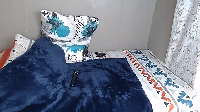 Lunalee's cam snapshot