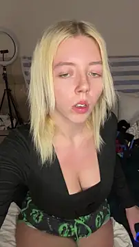 MonaNoire live sex cam