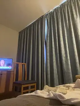 CHARLYfeet's cam snapshot