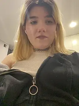 Cherry___Blossom live sex cam