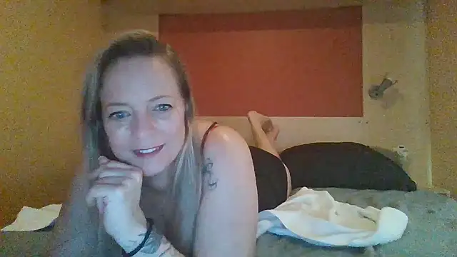 Miss-Chupagirly live sex cam