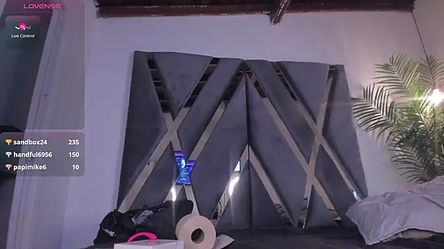 alessandra_wells's cam snapshot