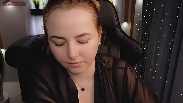 Mira_Mermayd live sex cam