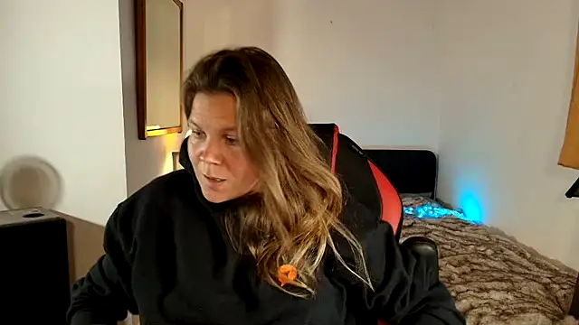 CallMeMaria's cam snapshot