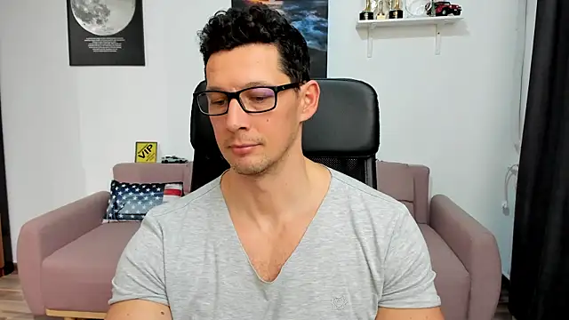 BrutusK08 live sex cam