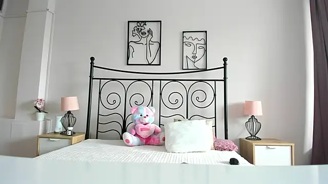 LollaVibes's cam snapshot