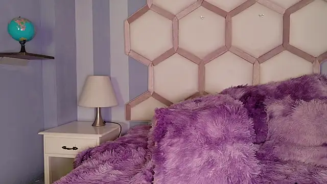 yvi_taylor's cam snapshot