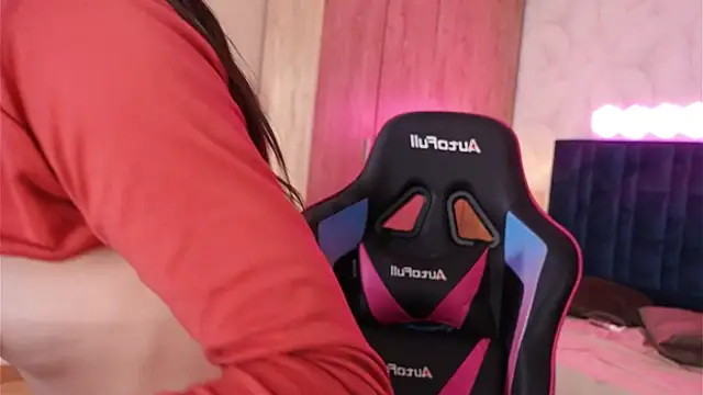 LucyFever's cam snapshot