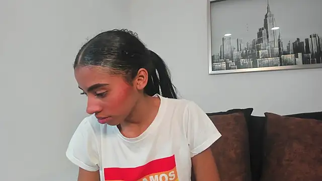 sarah_ashbourne's cam snapshot