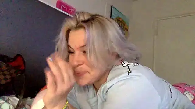 toomuchofafreak's cam snapshot