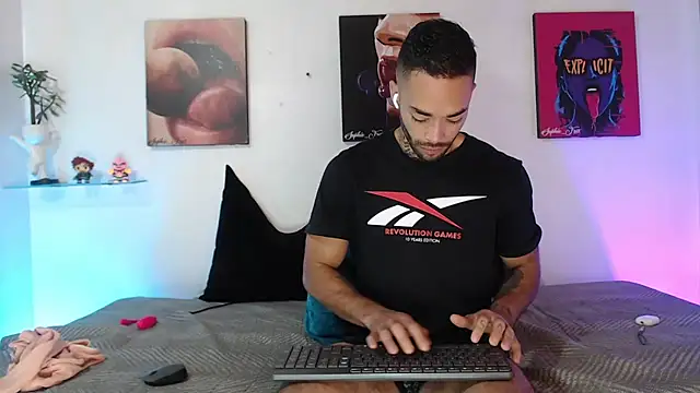 SophieFoxx17 live sex cam