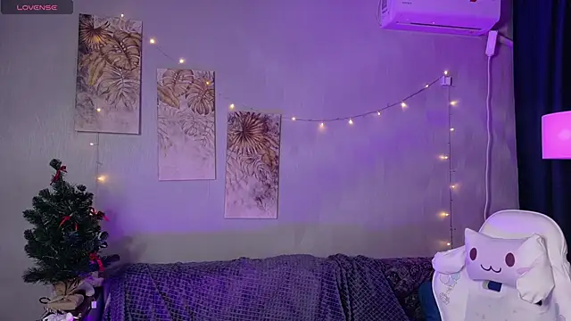 KikiMoor's cam snapshot