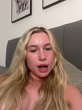 SexySaraxxoo's cam snapshot