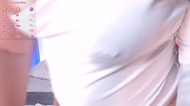 AGATHAA_WHITE's cam snapshot