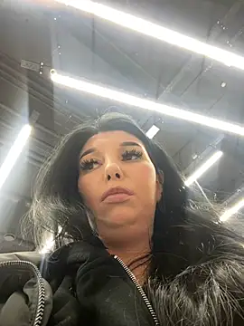 Tisha_Busty live sex cam