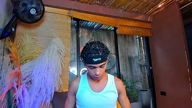 AlanCutee live sex cam