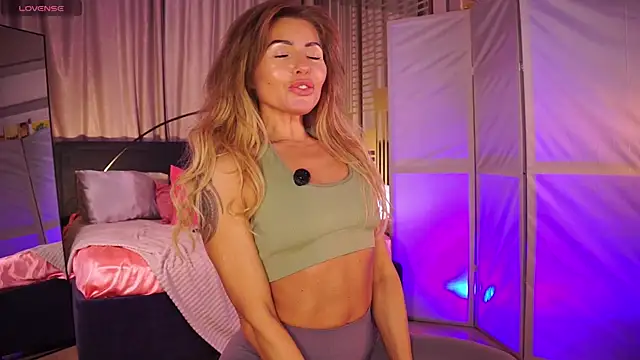 Nikki__Amour live sex cam